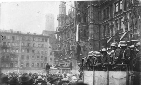 De Bierkellerputsch; een mislukte couppoging met nationaal-socialistische ambities en een belangrijk keerpunt in de Duitse geschiedenis.