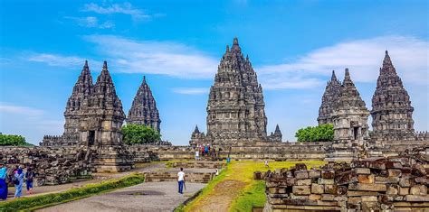 De Tempel van Prambanan; Een Monumentale Uitdrukking van Hindoeïstische Macht en Kunst